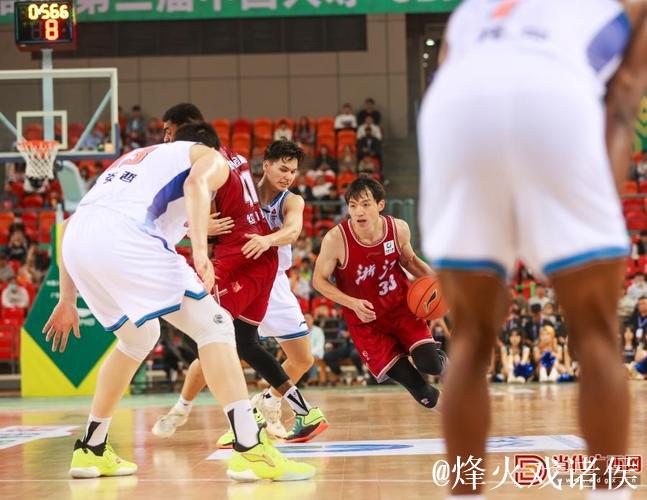 CBA俱乐部杯：吴前16+5+5 浙江稠州金租力克新疆